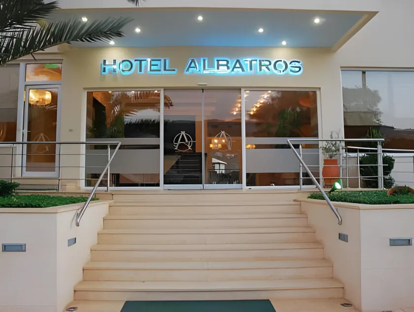 Albatros Hotel - Image 1