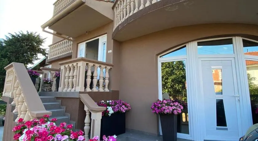 Apartment Meri - Image 1