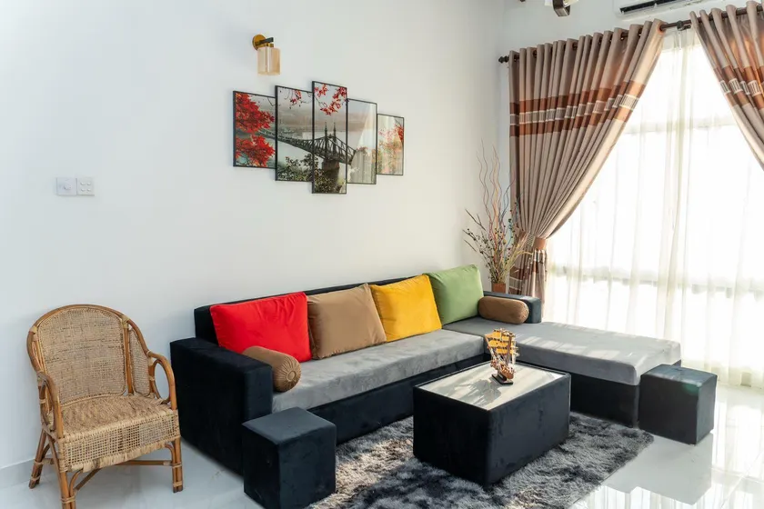 Cinnamon Holiday Home Near Airport - Image 1
