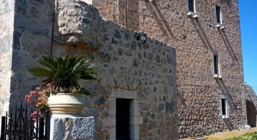 ΤΟ ΠΥΡΓΟΣΠΙΤΟ ΤΗΣ ΑΝΝΕΖΟΥΛΑΣ ANNEZOULA'S CASTLE - Image 1