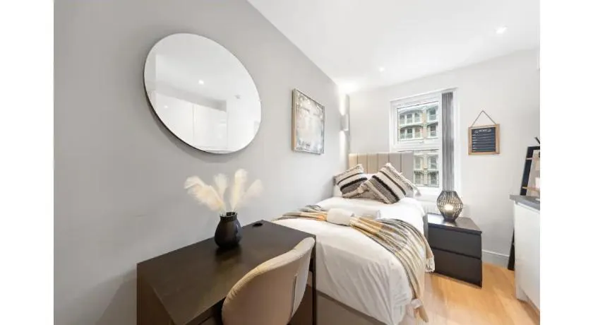 The *Best* Airbnb for Transport in London! Promise - Image 1