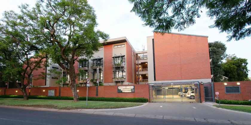 Absolute Farenden Apartments - Image 1
