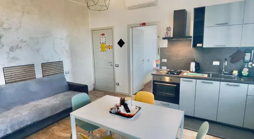 Smart-Apartment-Central-Station-With-Air-Conditioning FREE PARKING - Image 1