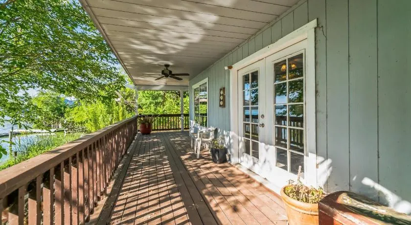 Lakefront Home - Private Boat Ramp, Clear Lake - Image 1