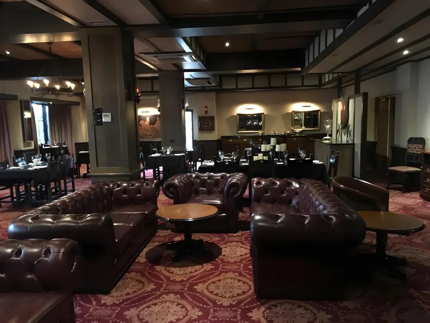 Albury Manor House - Image 1
