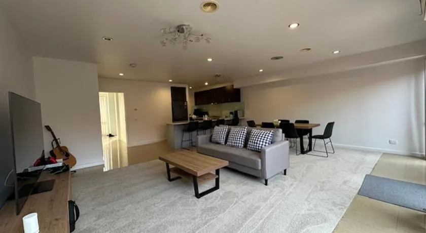 A cozy room with ensuite in Springvale, in a shared accommodation - Image 1
