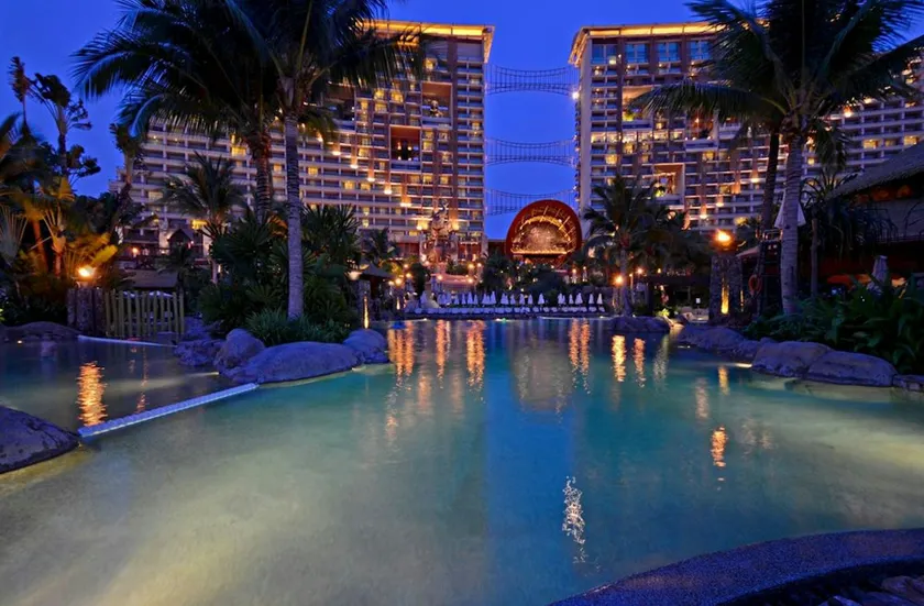 Centara Grand Mirage Beach Resort Pattaya - Image 1