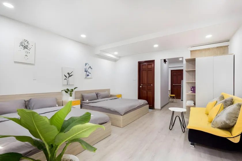 Dlux Saigon - Image 1