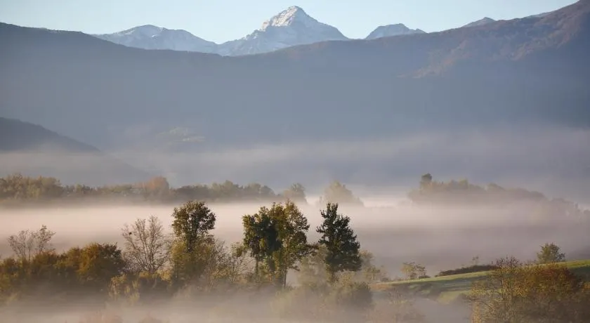 Suite avec Bain îlot & Jardin privé - Vue Pyrénées - Image 1