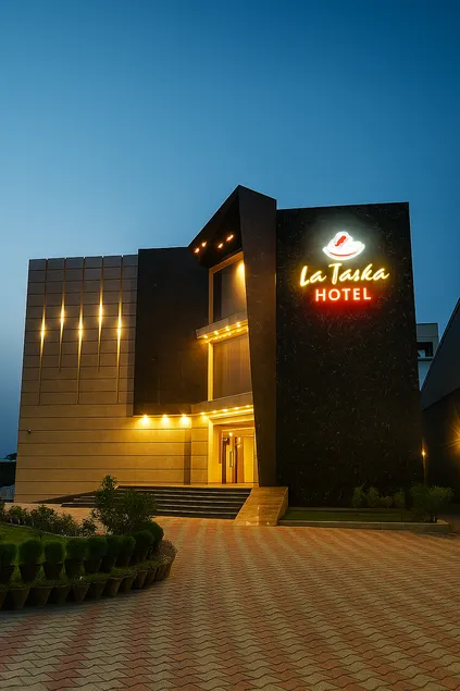Lataska Hotel - Image 1