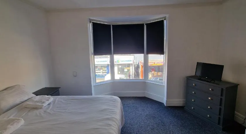 SELF CHECK IN APARTMENT in CENTRAL DONCASTER - Image 1