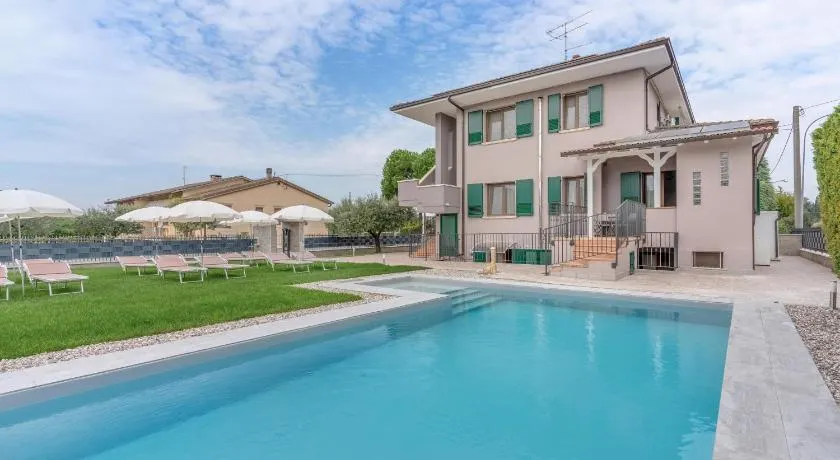 Garda House Apartaments - Free Pool and Parking - Image 1