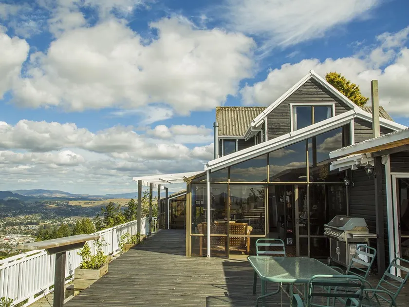Aorangi Peak Holiday House - Image 1