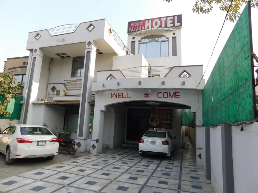 Moon Palace Hotel Lahore - Image 1