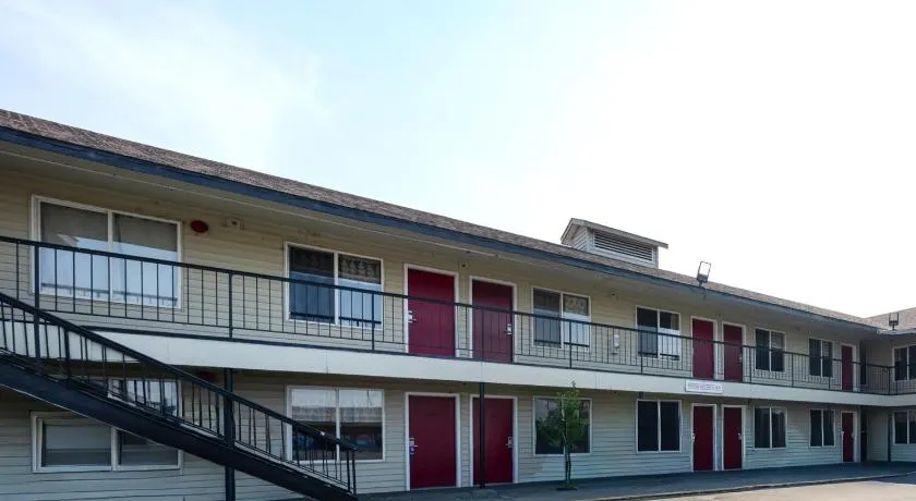 King City Motel by OYO Pasco - Image 1