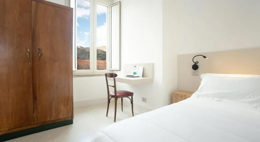 Hotel Leon D'Oro - Image 1