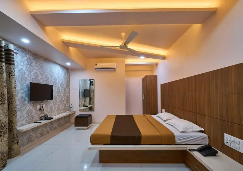 Hotel Ramkrishna Inn - Image 1