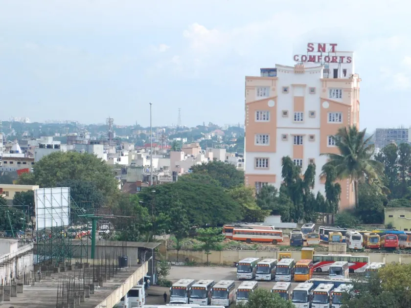 SNT Comforts Hotel - Image 1