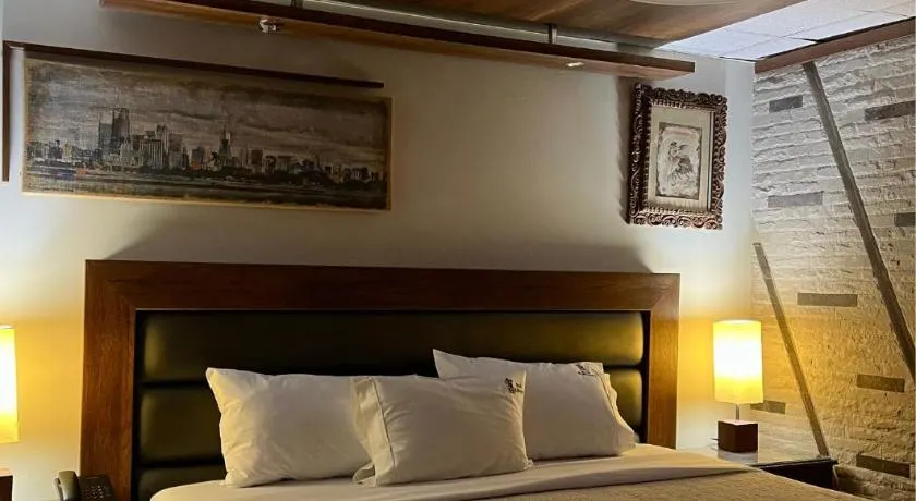 Hotel El Marqués - Image 1
