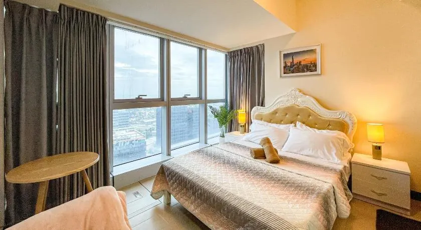 Cityscape View 2BR in Uptown BGC w 200mbps WiFi - Image 1