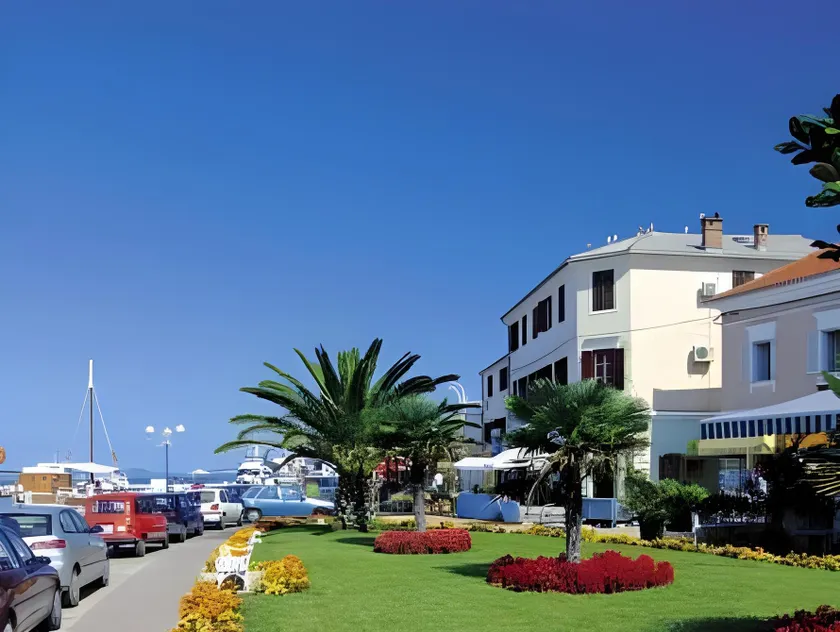 Diana & Josip Mobile Homes - Image 1