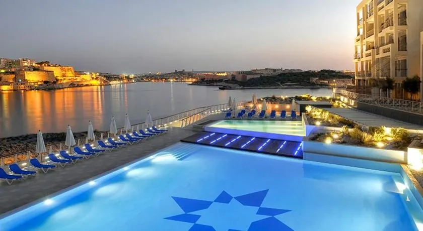 Stylish Apartment in Tigne Point - Image 1