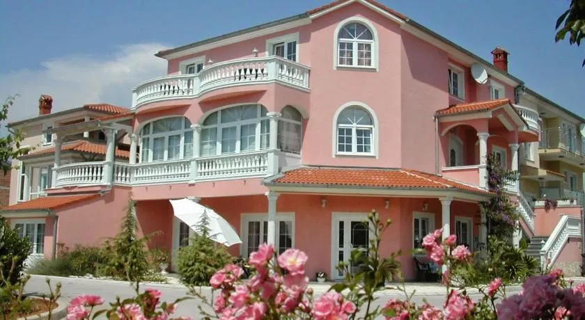 Hotel Villa Vera 2 - Image 1