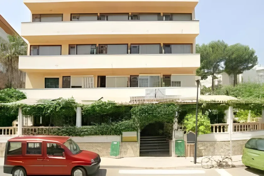 Mini Golf Apartments - Image 1