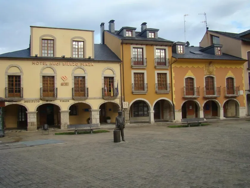 Hotel Aroi Bierzo Plaza - Image 1