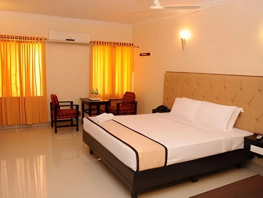 Hotel Sangam - Image 1