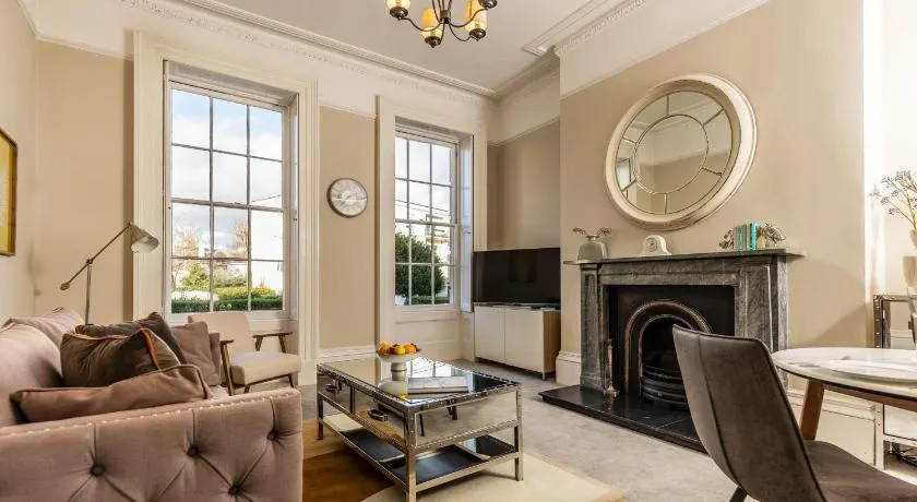 Luxury Apartment - 18 Lansdown Crescent - Image 1