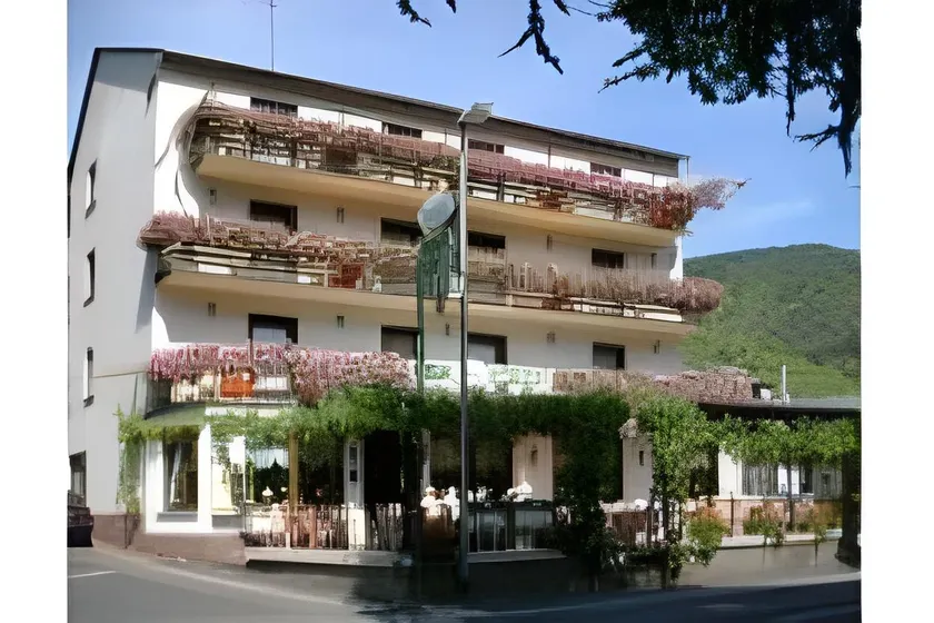 Ley Hotel - Image 1