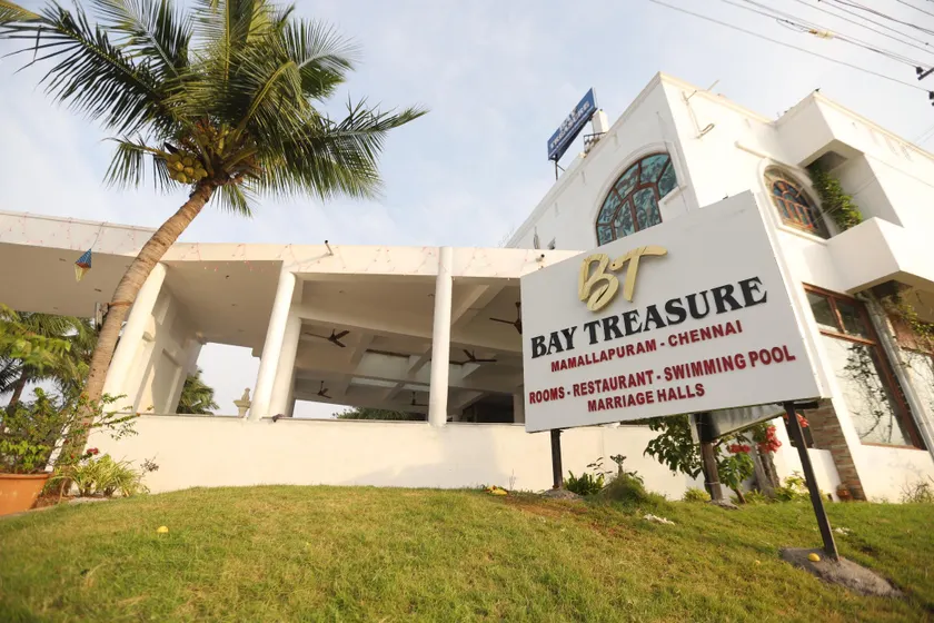 Hotel BAY TREASURE - Image 1