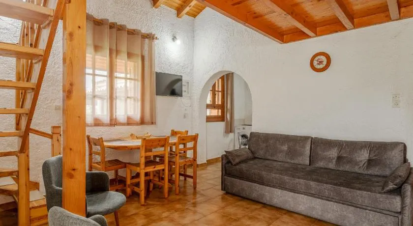 Sophia's maisonette 1 - Image 1