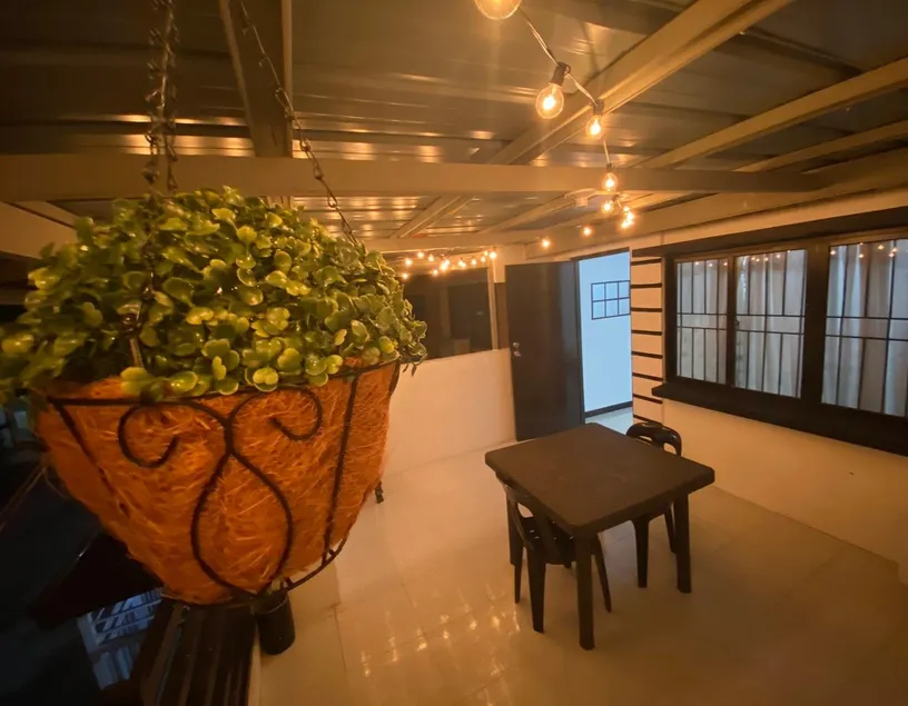Balcony & 2BR TownHouse - near Clark Airport & Aqua Planet - TRP2 - Image 1