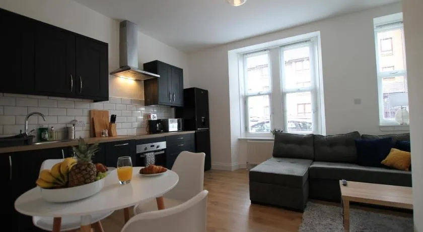 Superb 1-Bed Apartment - Free Parking Dundee - Image 1