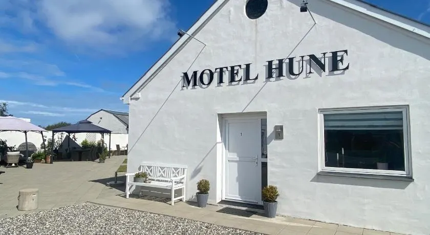 Motel Hune Apartments - Image 1