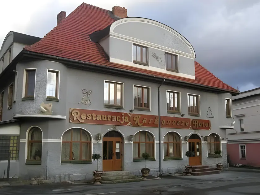 Pałacyk Karkonosze koło Karpacza - Image 1