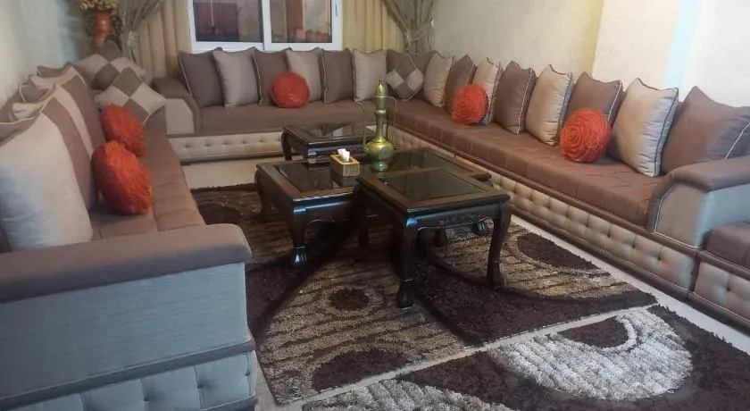 شقه مفروشه مع حديقه اربد بجانب فندق فلامنجو ومدارس دار العلوم - Image 1