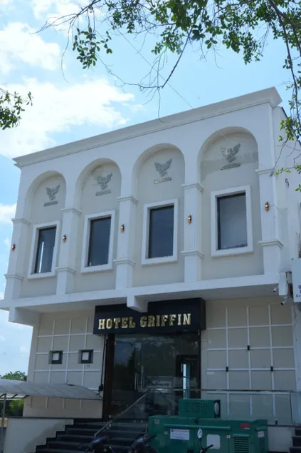 Hotel Griffin - Image 1