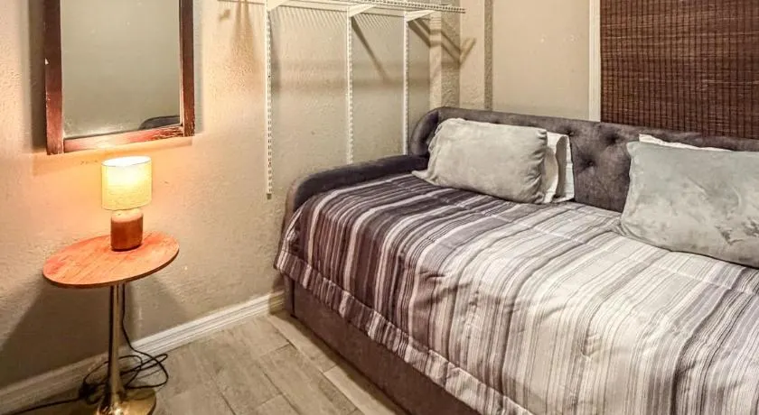 Executive Studio - Image 1