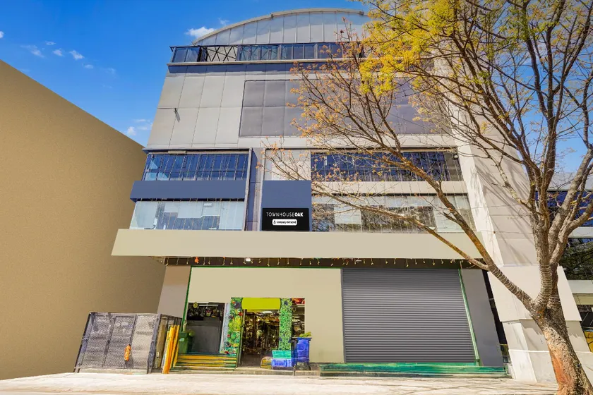 Super Townhouse Oak DLF Newtown Formerly South Square - Image 1
