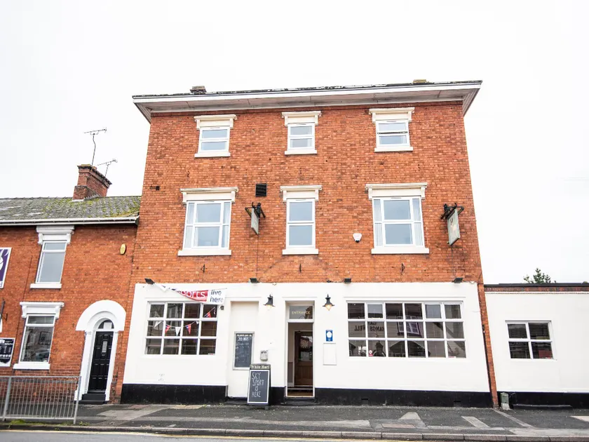 The White Hart Inn - Image 1