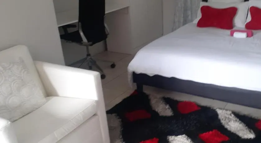 Ruros Guest House - Image 1
