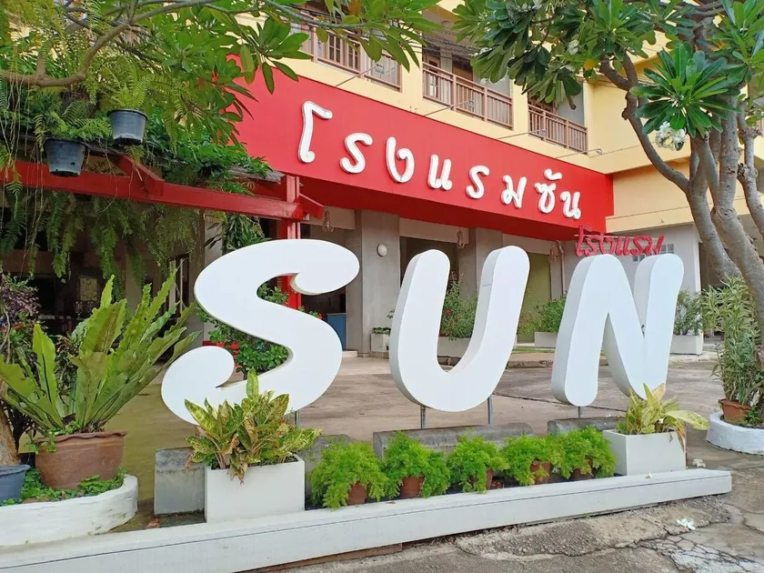 Sun Hotel - Image 1
