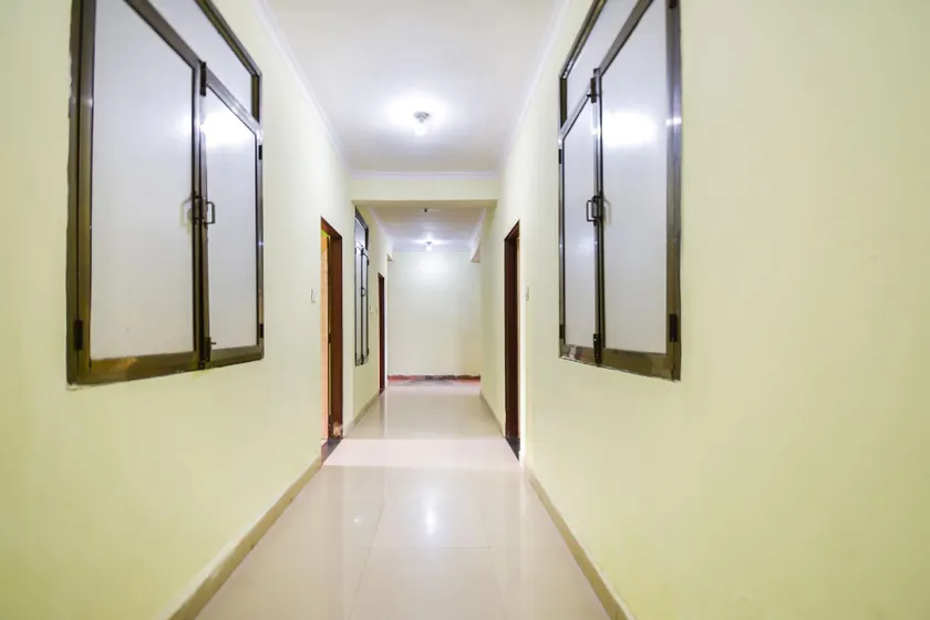 SPOT ON 40991 Hotel Adarsh And Family Restaurant - Image 1