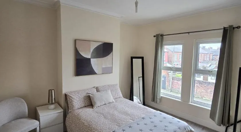 A Lovely double room in nature-shared home Liverpool - Image 1