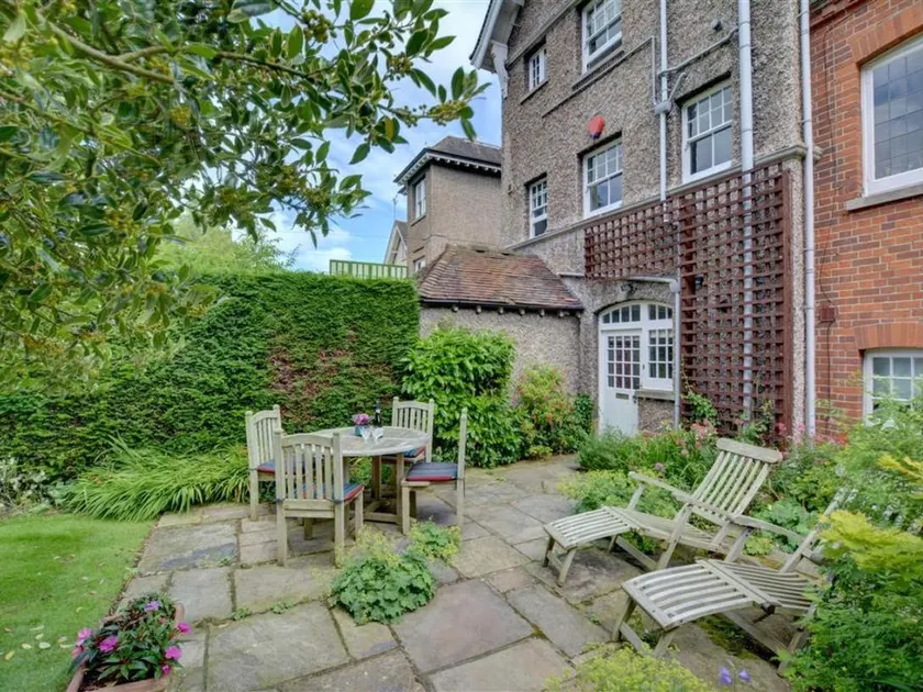 Garden - Image 1
