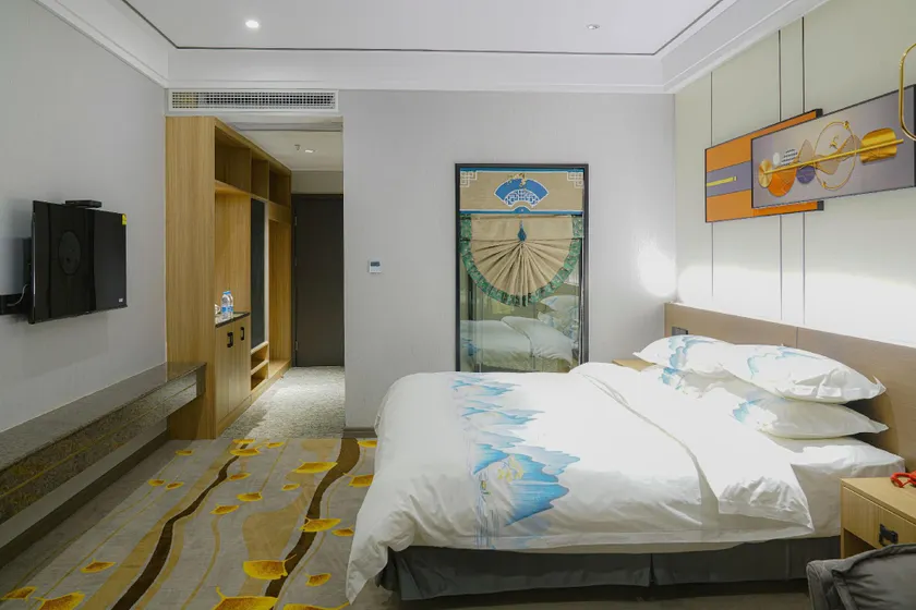 Golden Osmanthus Hotel - Image 1