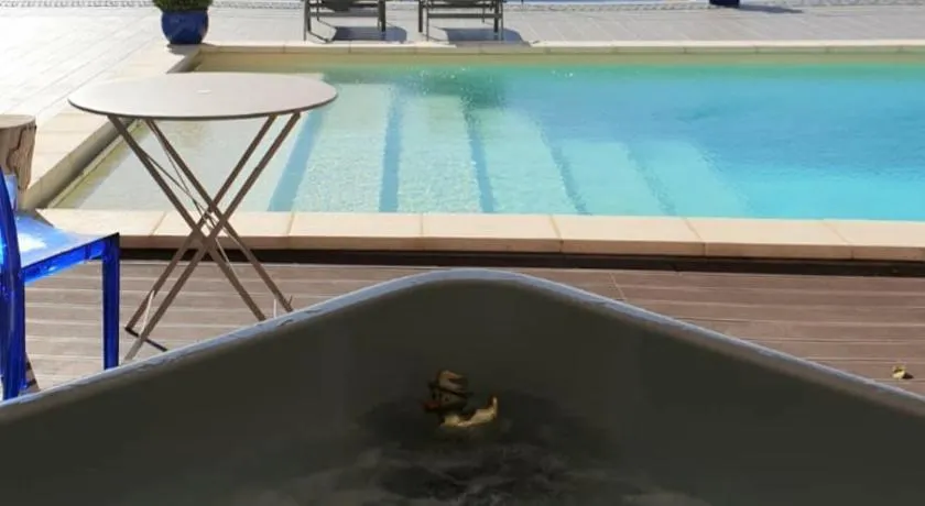 LES SUITES LOVE 1 SPA VUE MER PISCINe - Image 1